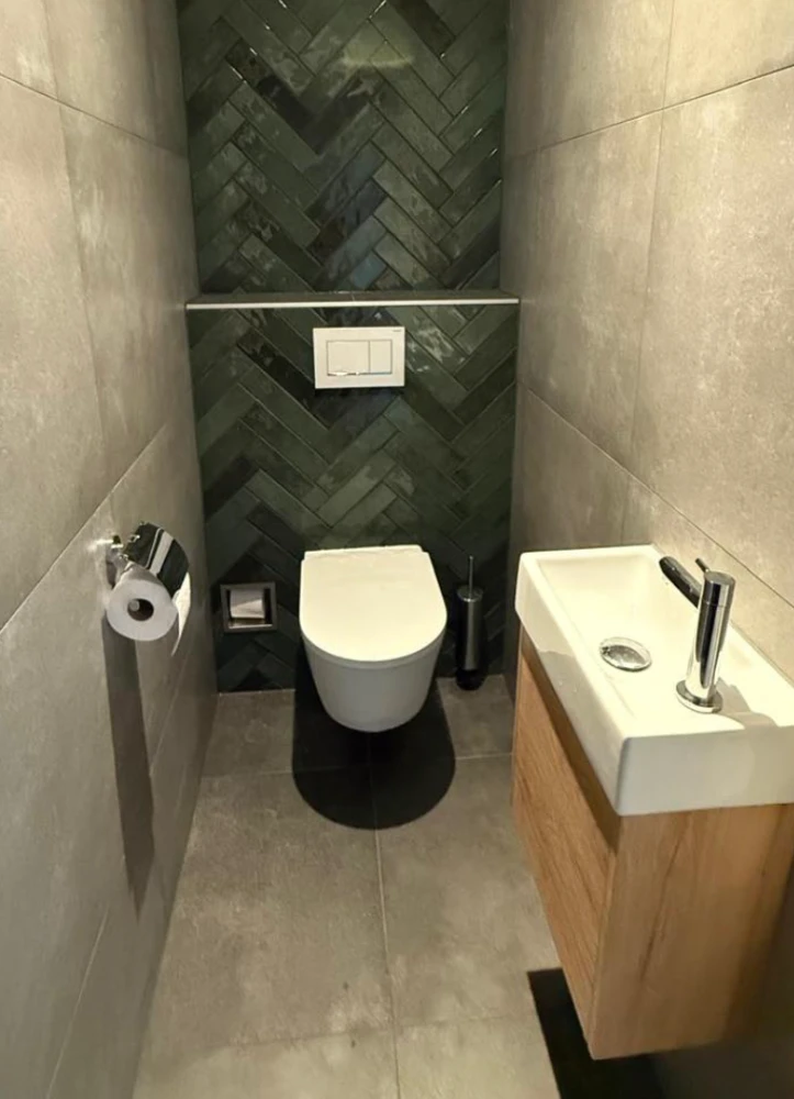 Toilet na renovatie door RJS Badkamers